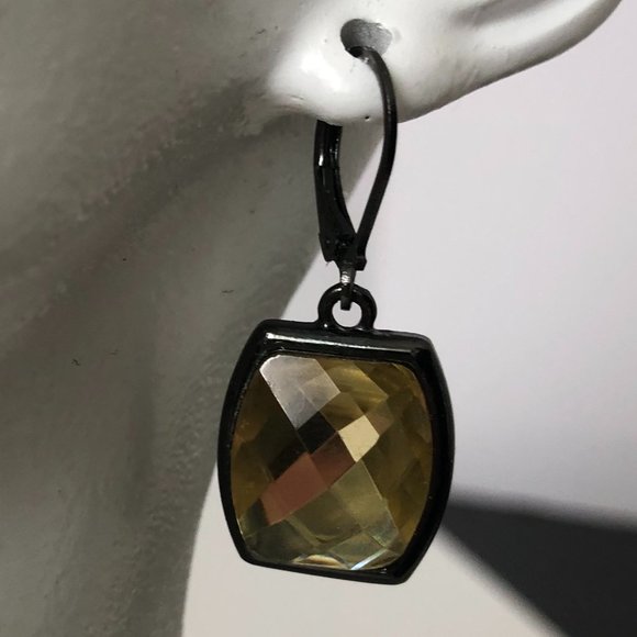 Joan Rivers Vintage clear with a hint of  pale yellow Lever Back Earrings - Picture 2 of 6